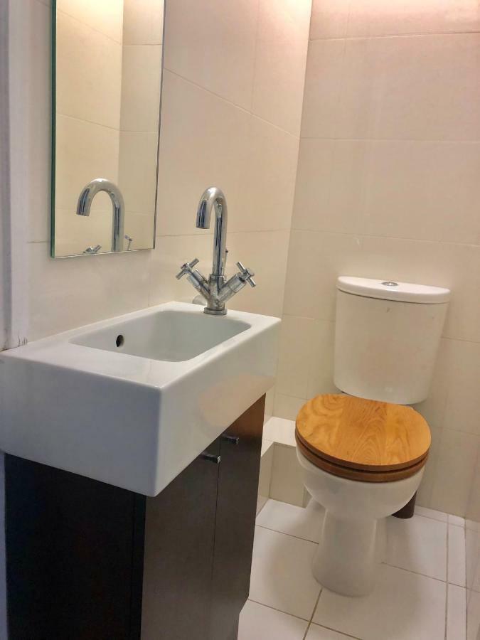 Stylish Apartment In Victoria London Luaran gambar